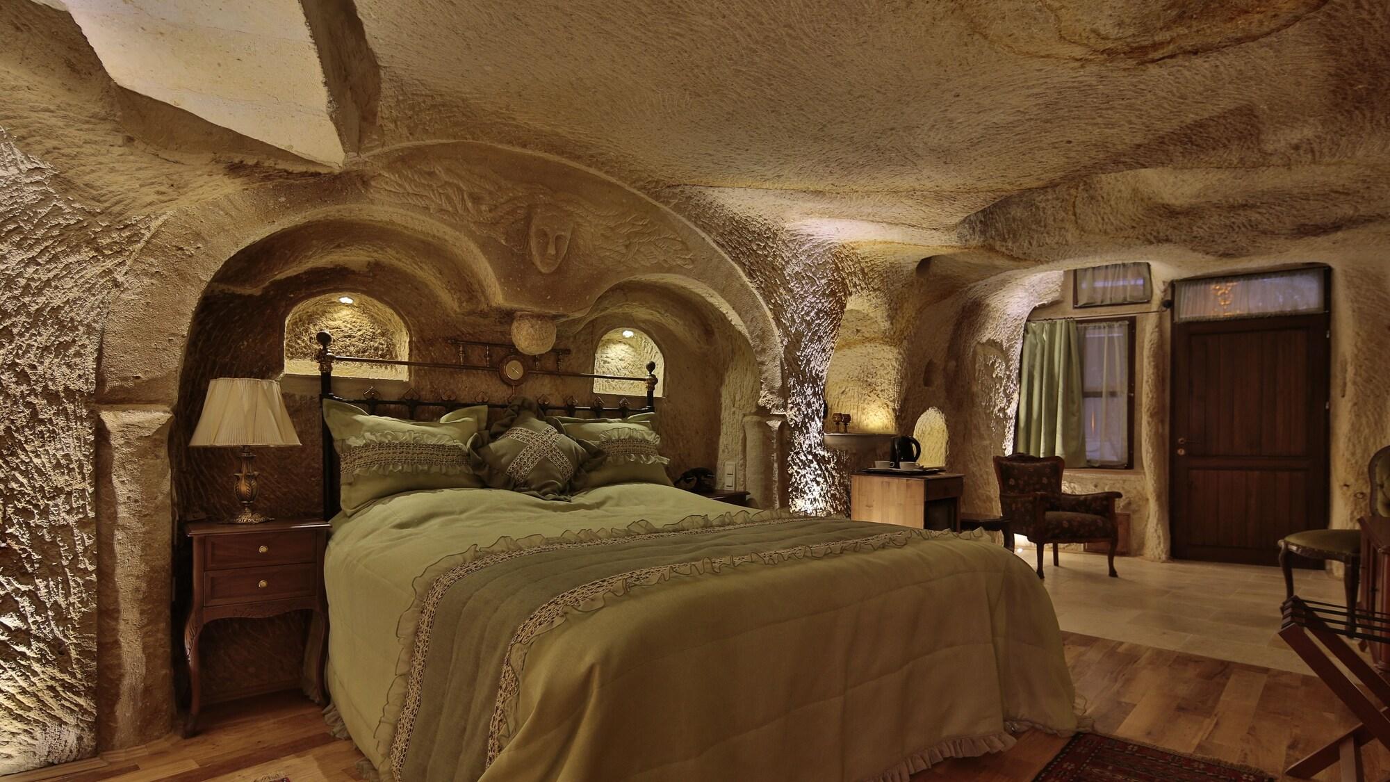 Golden Cave Suites ウルギュップ エクステリア 写真