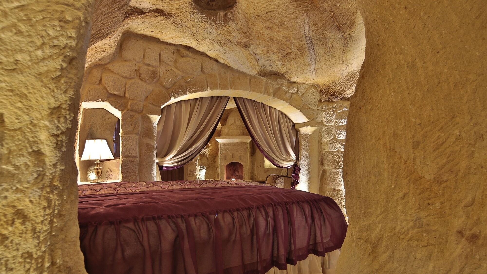 Golden Cave Suites ウルギュップ エクステリア 写真