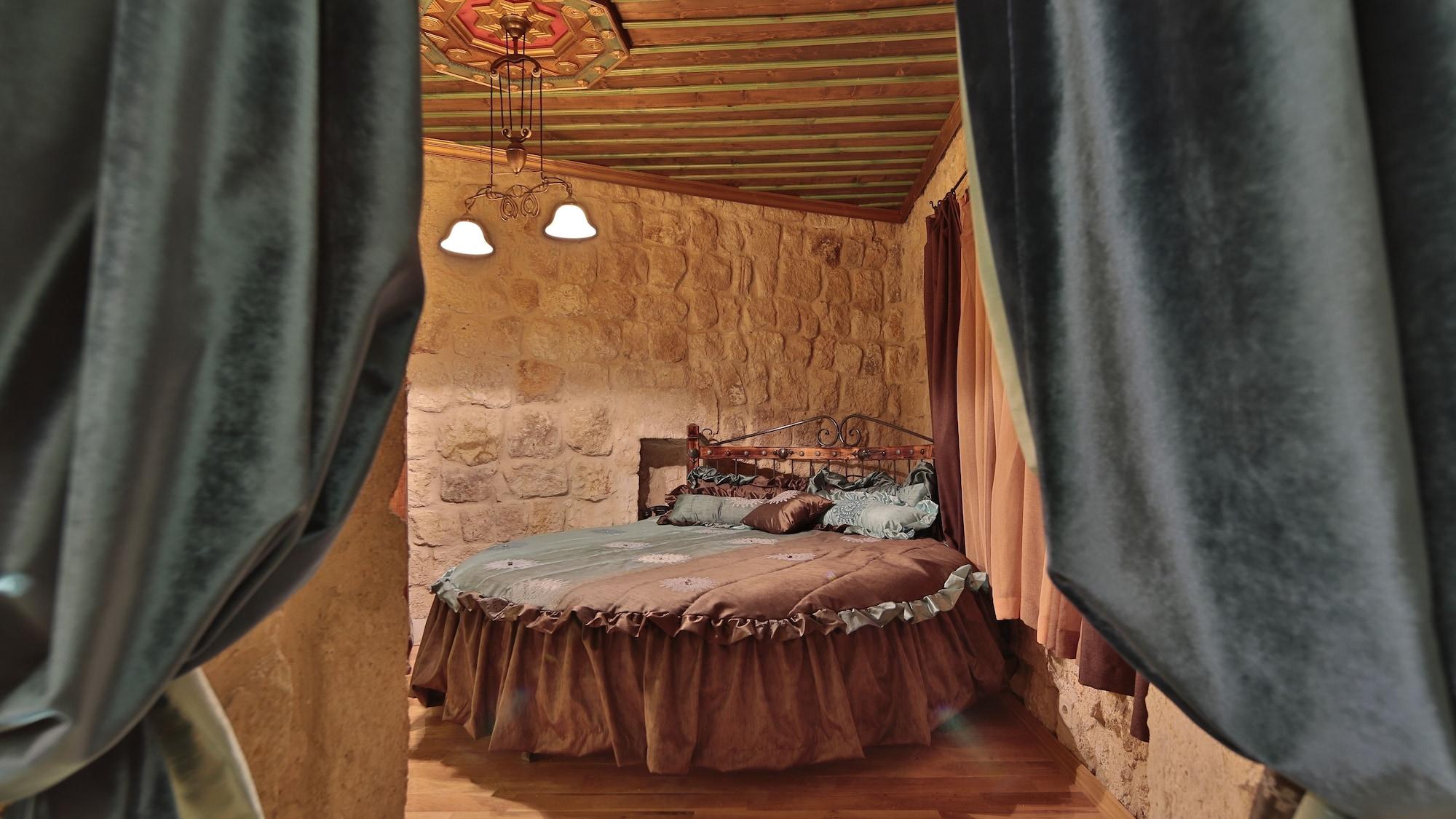 Golden Cave Suites ウルギュップ エクステリア 写真